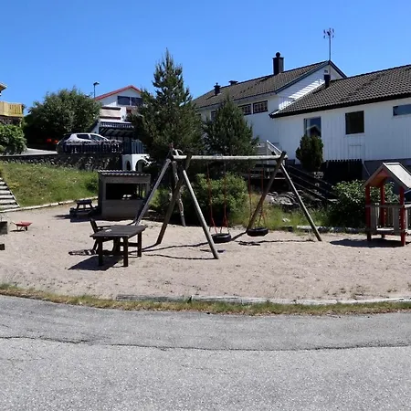 Praktisk Leilighet I Kristiansand Til 5 Exterior foto